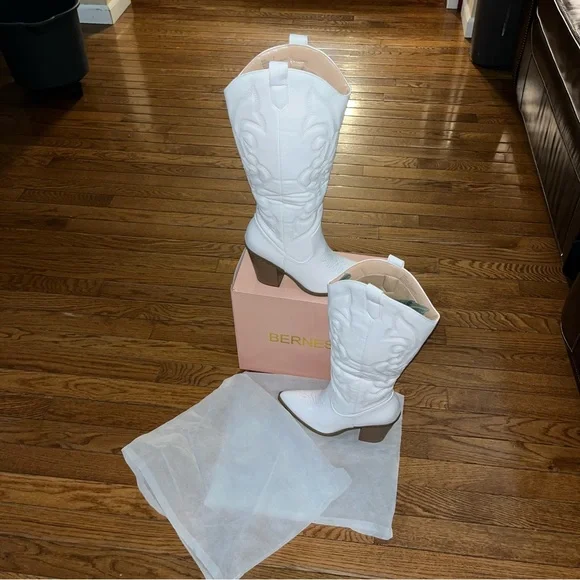 Berness Arizona Quilted Cowboy Boots White Women’s Size 8 Western Design - Picture 10 of 13